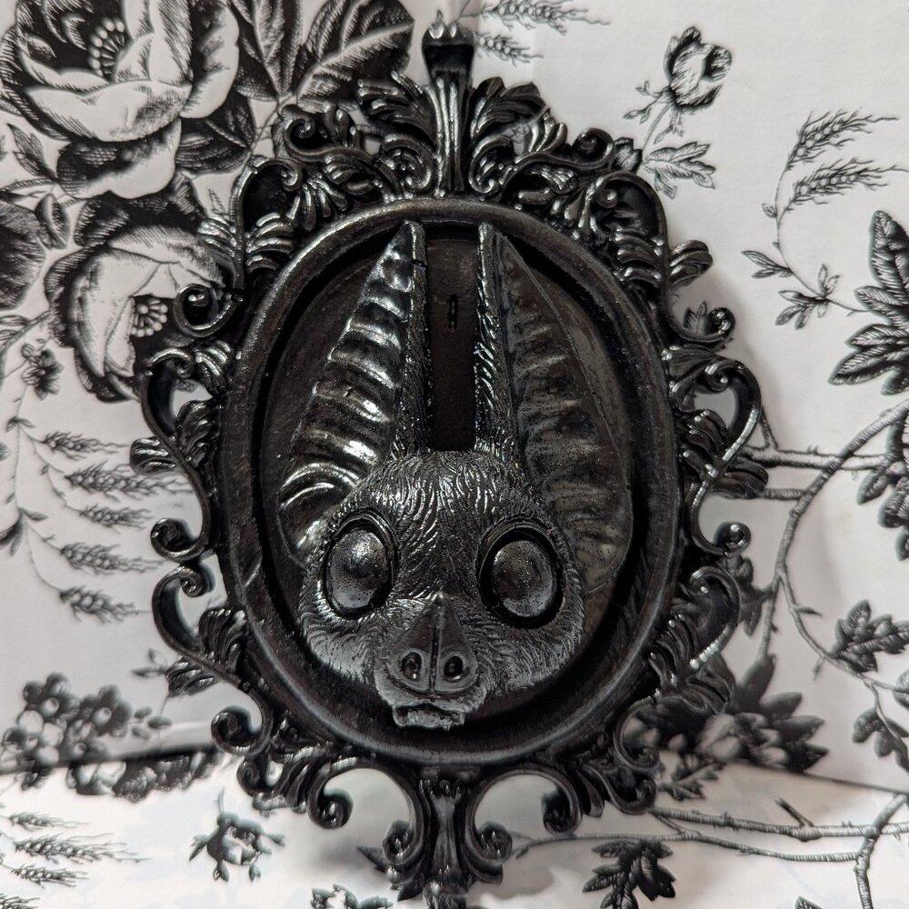 Black Fruit Bat in Victorian Gothic Resin Plaque Frame 🖤 Witchy Goth Wall Art